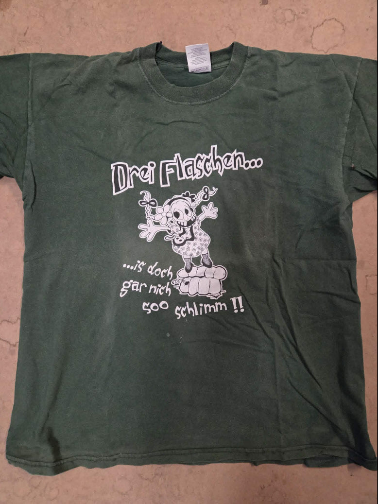 Drei Flaschen in `na Plastiktüte T-Shirt (XL / 2nd Hand) Left Over!